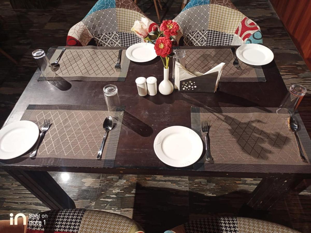 Om Leisure Hotel - Bbsr Bhubaneswar Esterno foto