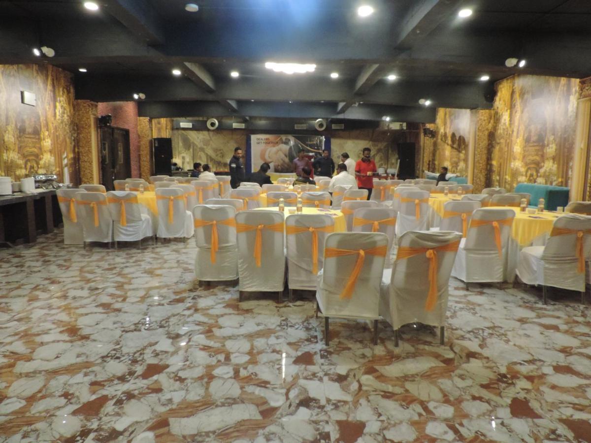 Om Leisure Hotel - Bbsr Bhubaneswar Esterno foto