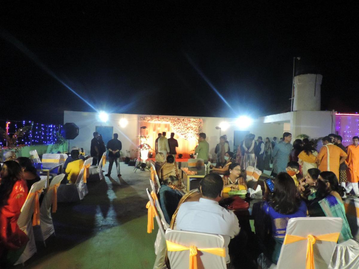 Om Leisure Hotel - Bbsr Bhubaneswar Esterno foto